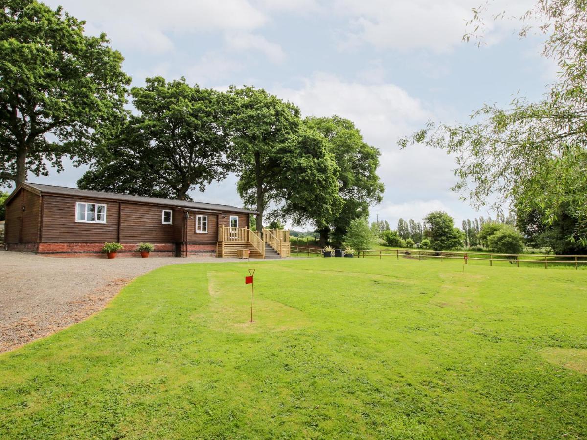 The Log Cabin Tenbury Wells Extérieur photo