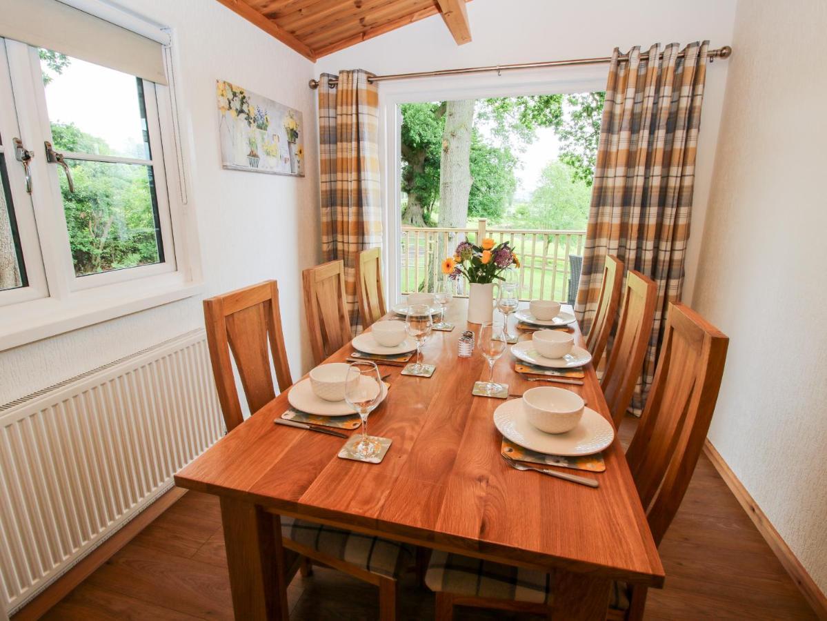 The Log Cabin Tenbury Wells Extérieur photo