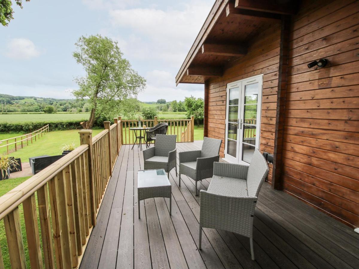 The Log Cabin Tenbury Wells Extérieur photo