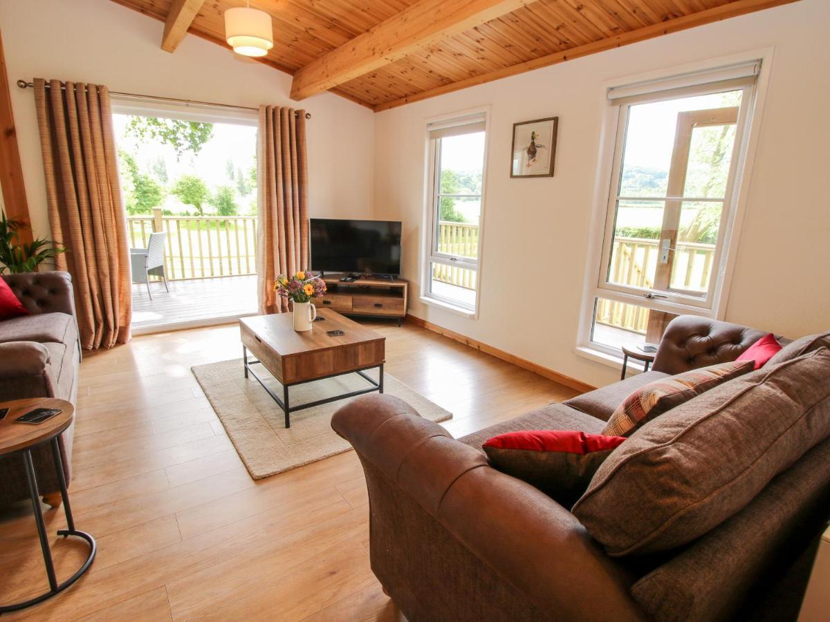 The Log Cabin Tenbury Wells Extérieur photo